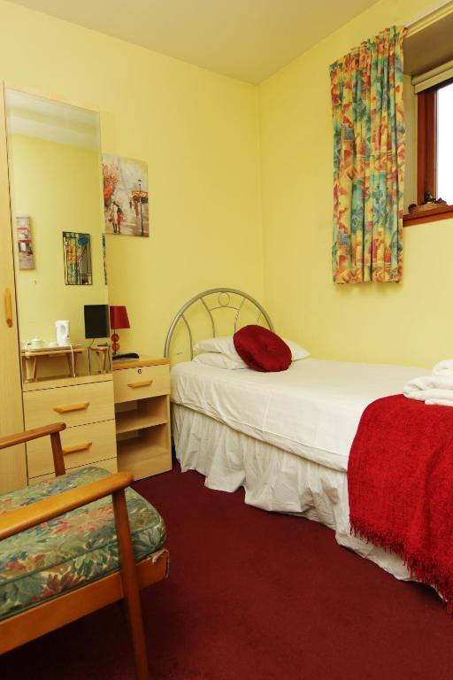 Rosemount Palace Aberdeen Room photo