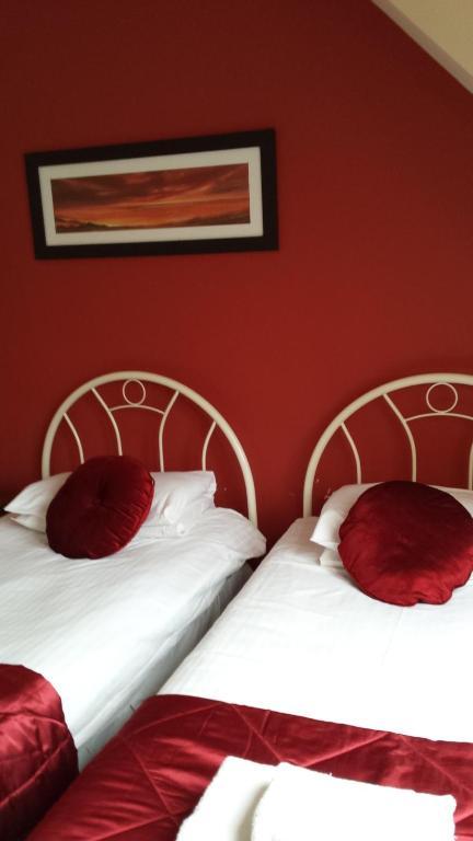 Rosemount Palace Aberdeen Room photo