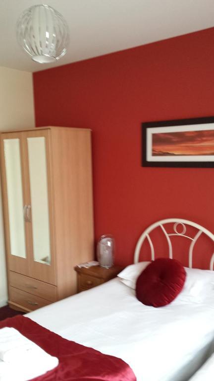 Rosemount Palace Aberdeen Room photo
